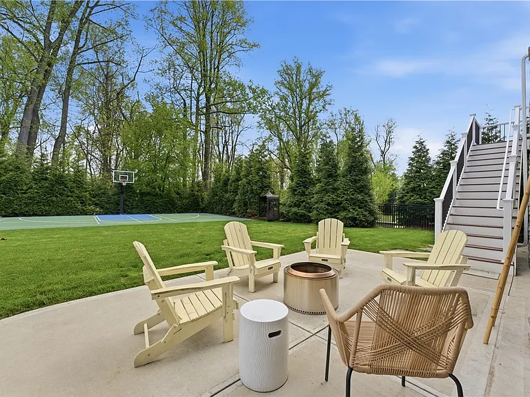 666 Chilliwack Ln — Photo 44