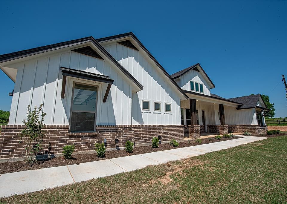 1st image of 1000 Moriah Way