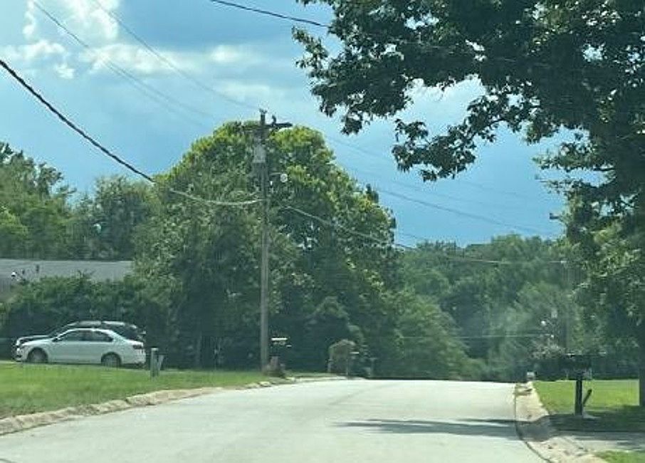 Exterior Neighborhood (street photo)