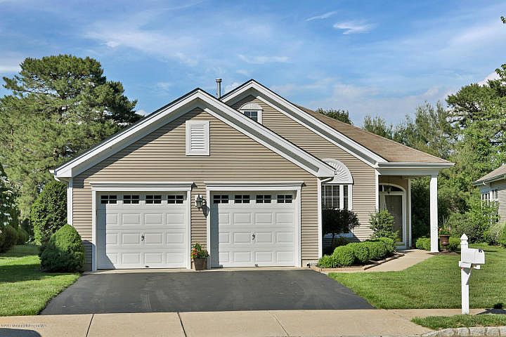 1st image of 17 Silverspring Dr
