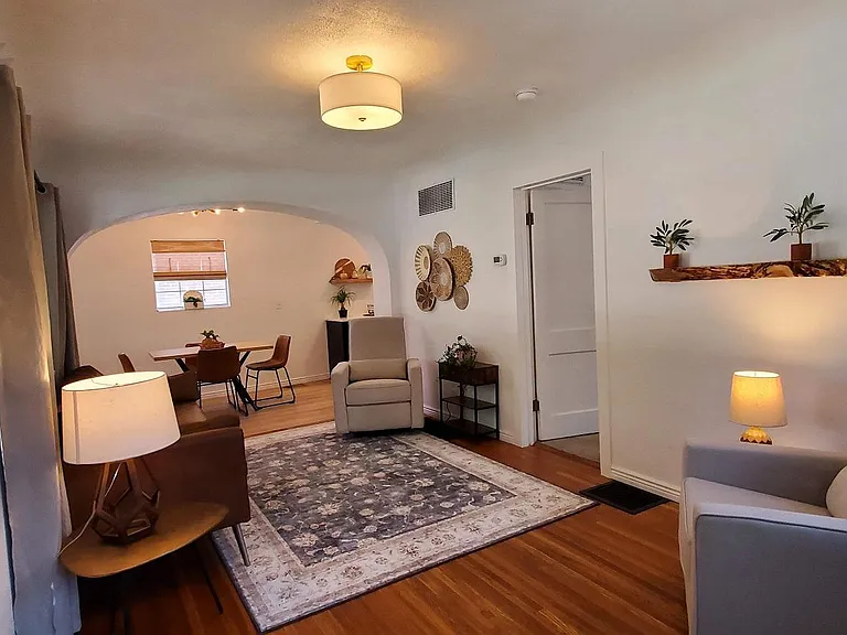 412 N Michigan Ave — Photo 10