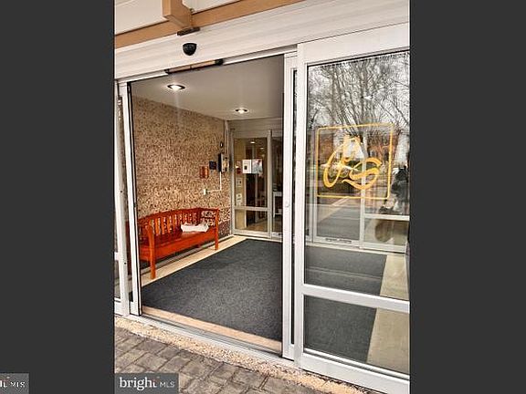 5th image of 1900 Lyttonsville Rd APT 717