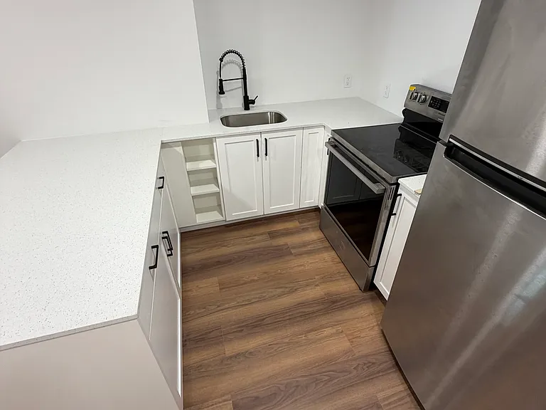 118 N 825 W #B — Photo 11