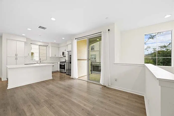 429 Lake Shore Way — Photo 14
