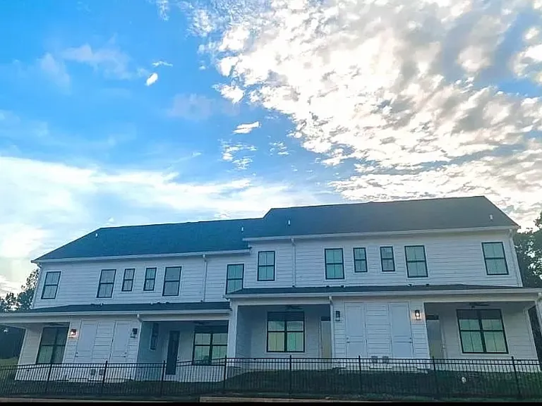 351 Commonwealth Blvd — Photo 2