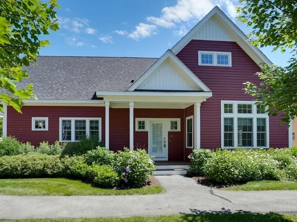 18 Village Ln #4, Bolton, MA 01740
