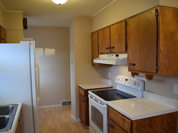 5th image of 430 Glen Dr