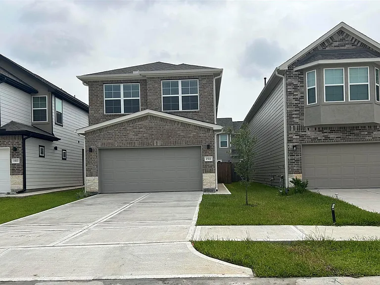 1511 Revolution Way — Photo 4