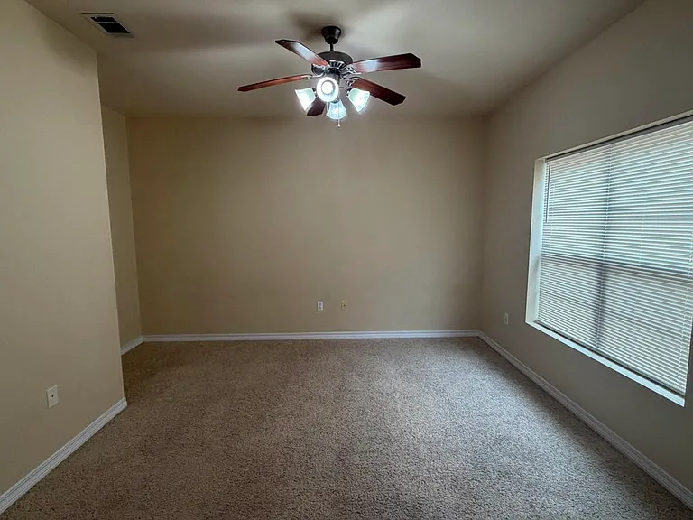 1529 Bentley Cir — Photo 23