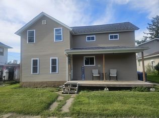 103 Grove St, Fairbank, IA 50629
