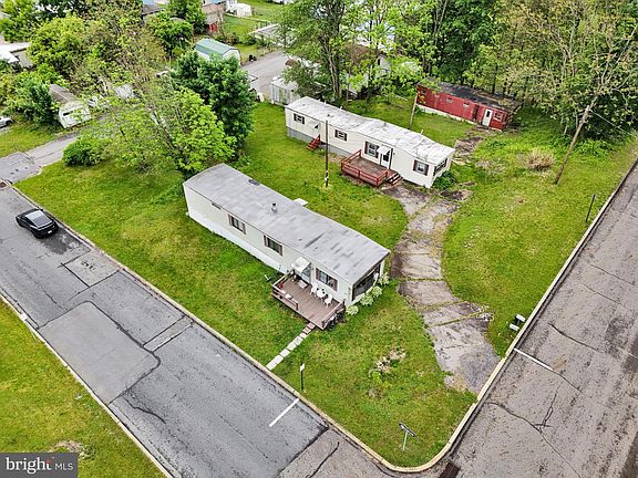 3rd image of 626 E Colliery Ave