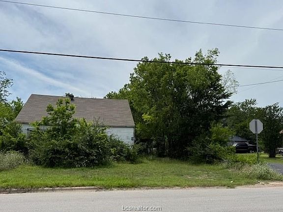 3rd image of 400 & 402 S Brazos Ave