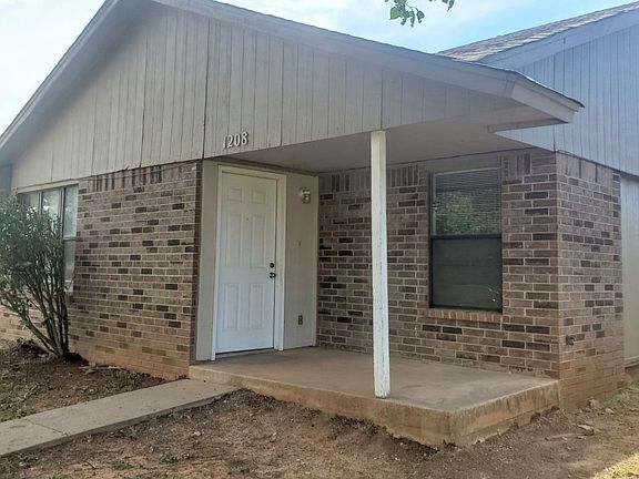 2nd image of 1208 Clearwater Dr