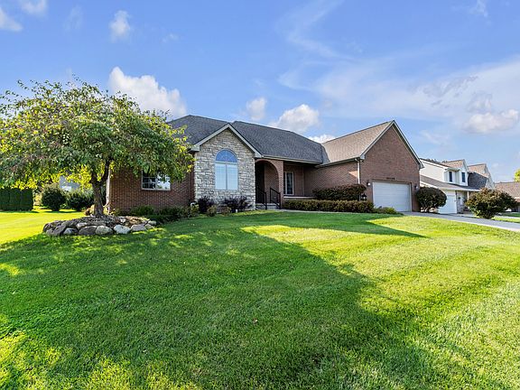 4th image of 16208 Pine Lake Forest Dr