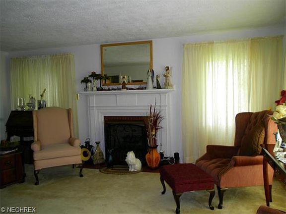 4th image of 45 Ray Ave