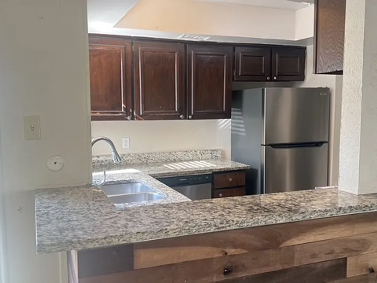 2607 San Sabastian Cir — Photo 8