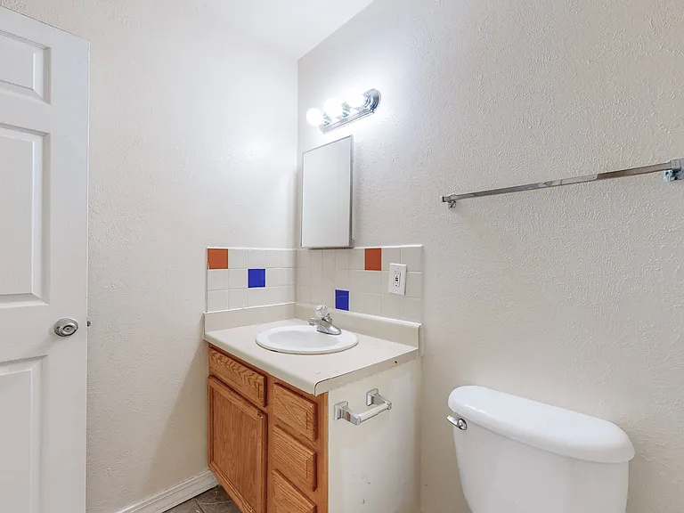 8000 Grand Avenue NE — Photo 14