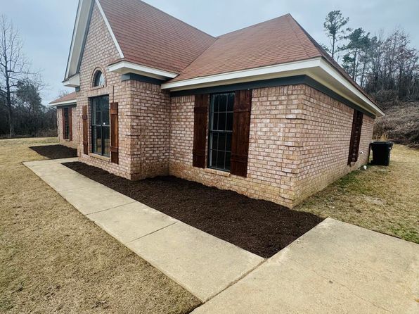 111 Karen Cv, Holly Springs, MS 38635
