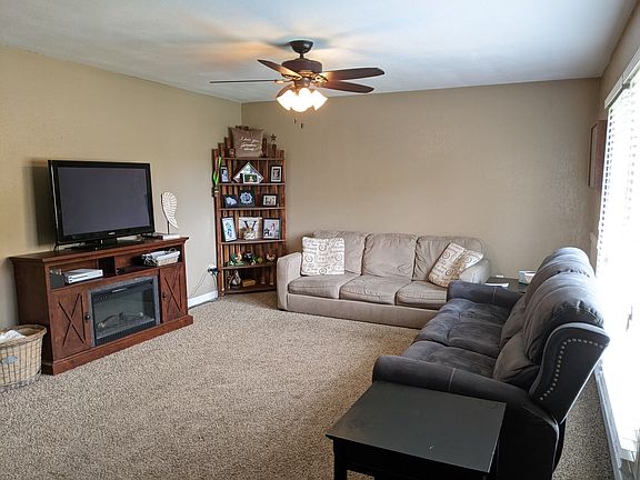 5th image of 1010 Park Dr