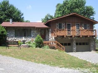 1354 Carolina St, Calvert City, KY 42029