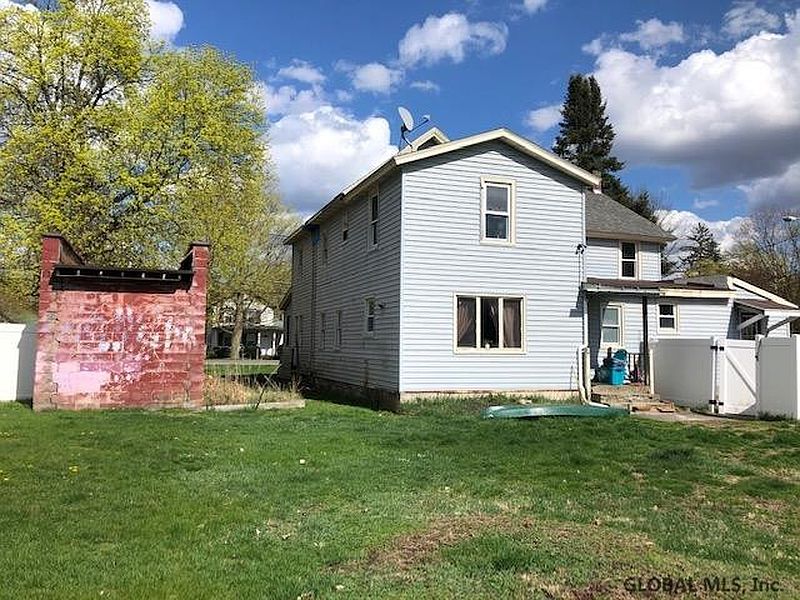 5th image of 602 OLD MAPLE Lane