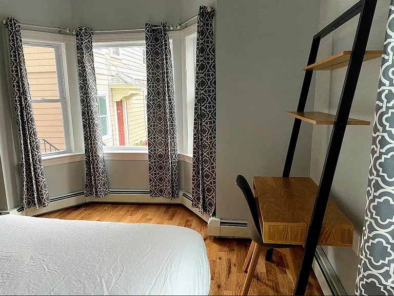 160-162 Transit St — Photo 12