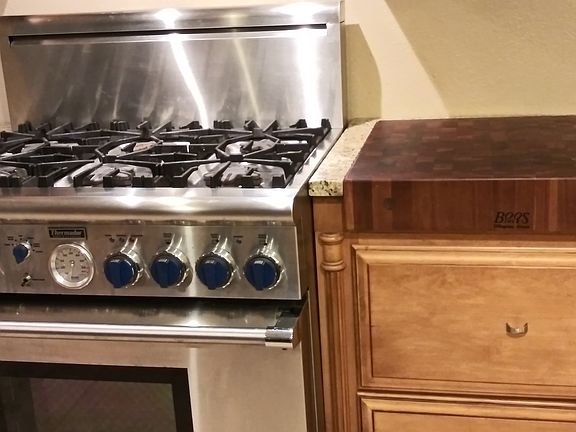 Six-burner Thermador gas stove