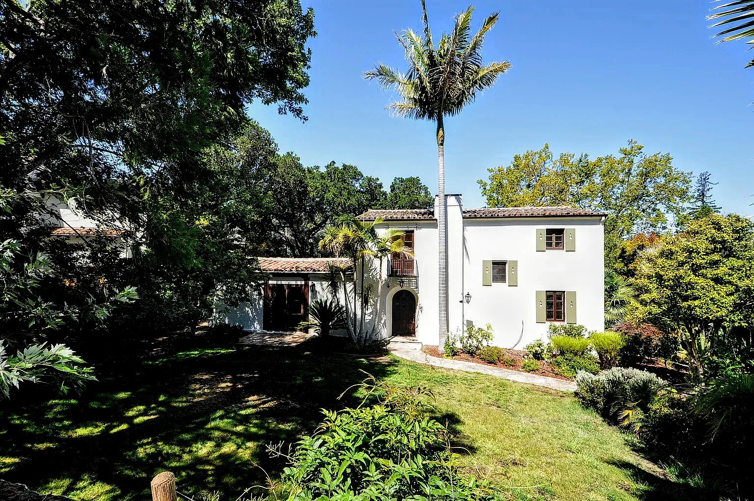 4 bed, 3.5 bath, 3500 sqft, $16,500 — Photo 1