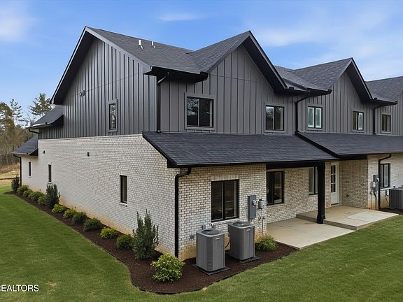 4th image of 637 October Glory Ln