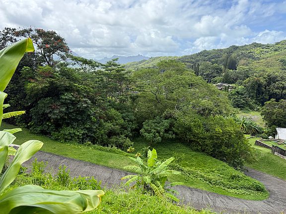 Driveway that leads up to property