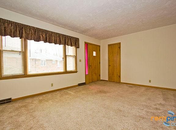 2nd image of 801 S 38th Street Ct
