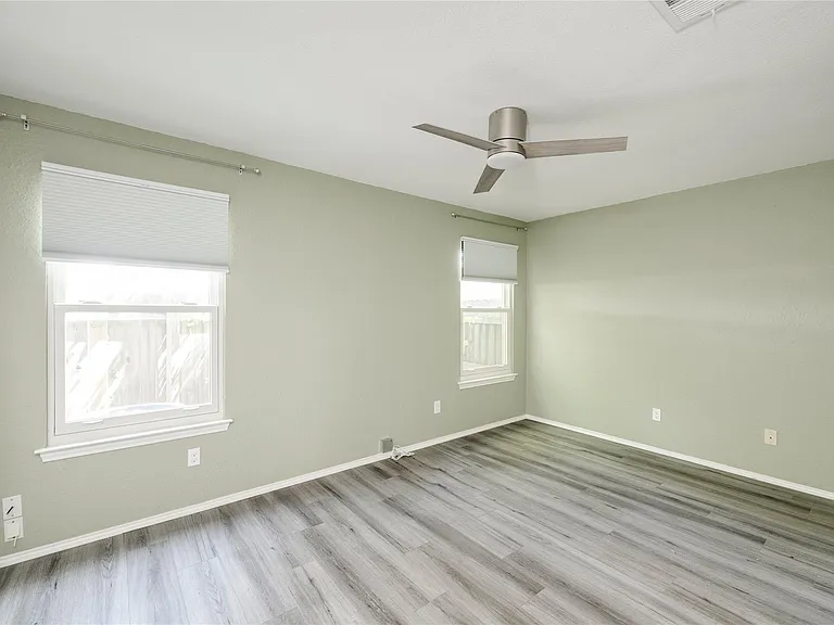 5900 Richard Carlton Blvd — Photo 5