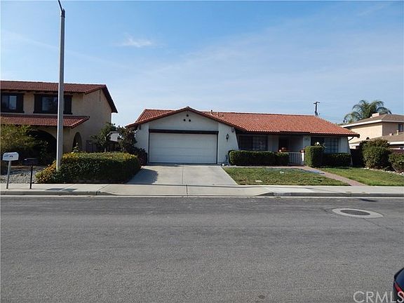 5th image of 42338 Santiago Dr