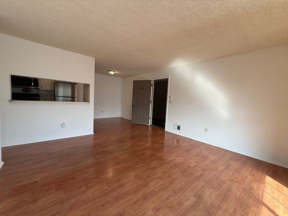4th image of 124 Sussex Pl #124