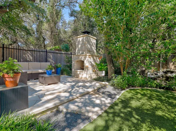 41 Muirfield Greens Ln, Lakeway, TX 78738