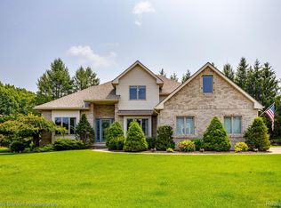 6513 E Ridge Ct, Brighton, MI 48116