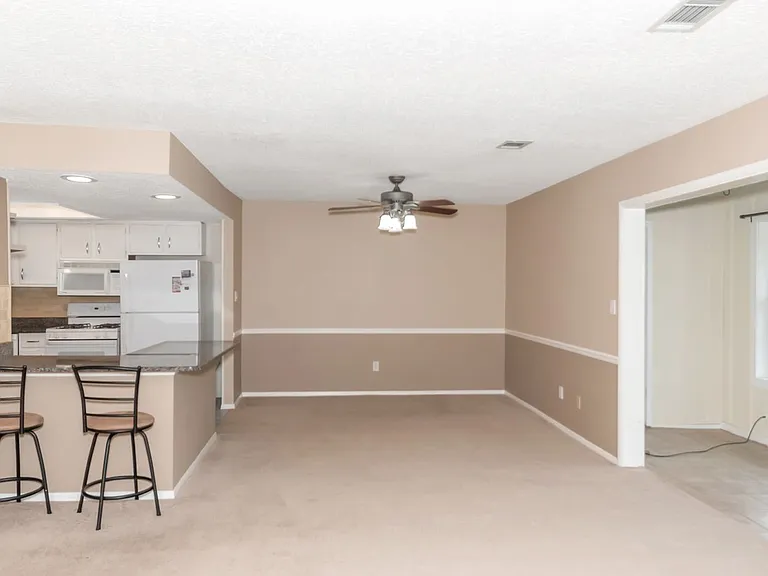 2106 Palmyra Dr SE — Photo 11