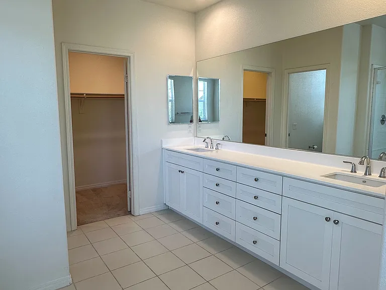 1540 Cantabria Pl — Photo 13