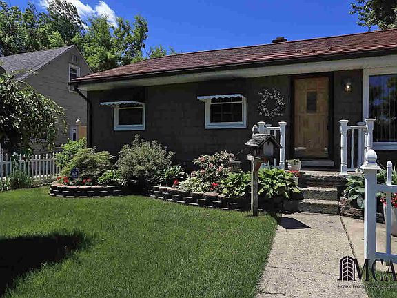 2nd image of 1060 Hull Ave