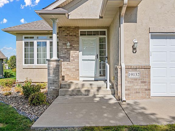 3rd image of 19132 Inndale Dr