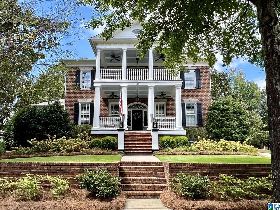 1st image of 555 Founders Park Cir