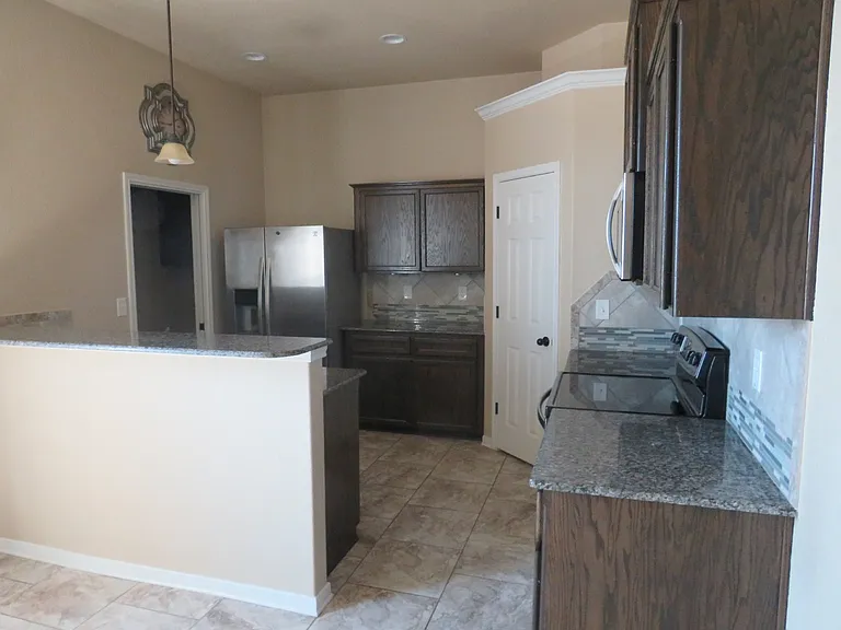 6601 Morganite Ln — Photo 5