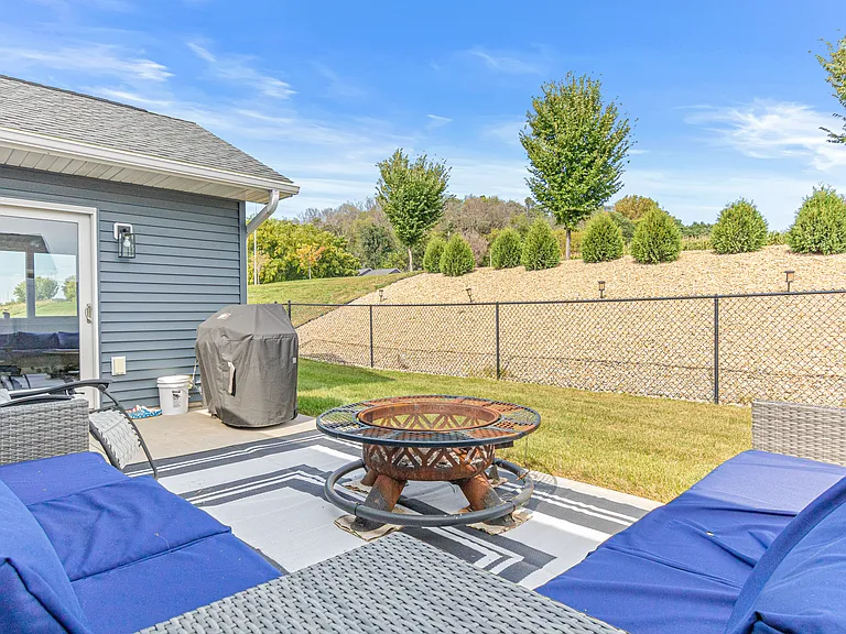 898 Brentwood Cir — Photo 20