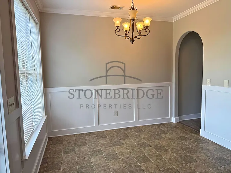 699 The Heights Ln — Photo 4