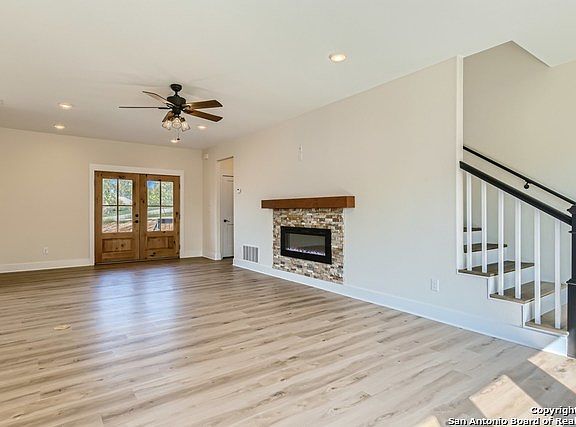5th image of 273 Eagles Peak Dr