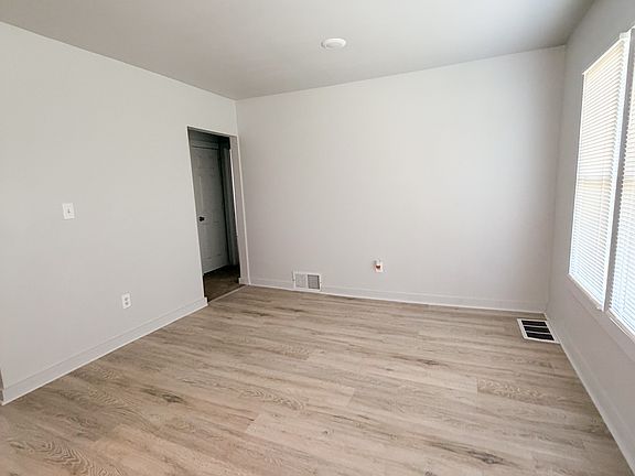 4th image of 13395 Maiden St