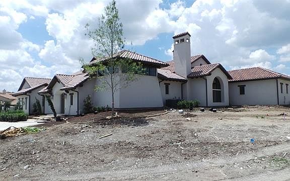 3rd image of 817 Dewberry Ln