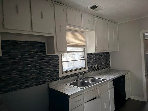 5th image of 2068 Benford St