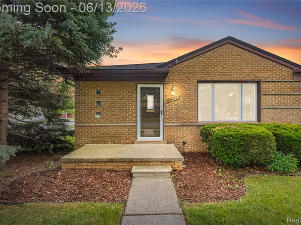 8758 Huron St, Taylor, MI 48180