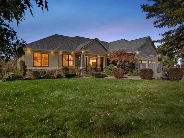 1344 Spring Ridge Ct NE, Swisher, IA 52338